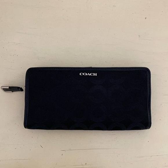 COACH Black Accordion Zippered Wallet Large - Picture 1 of 3